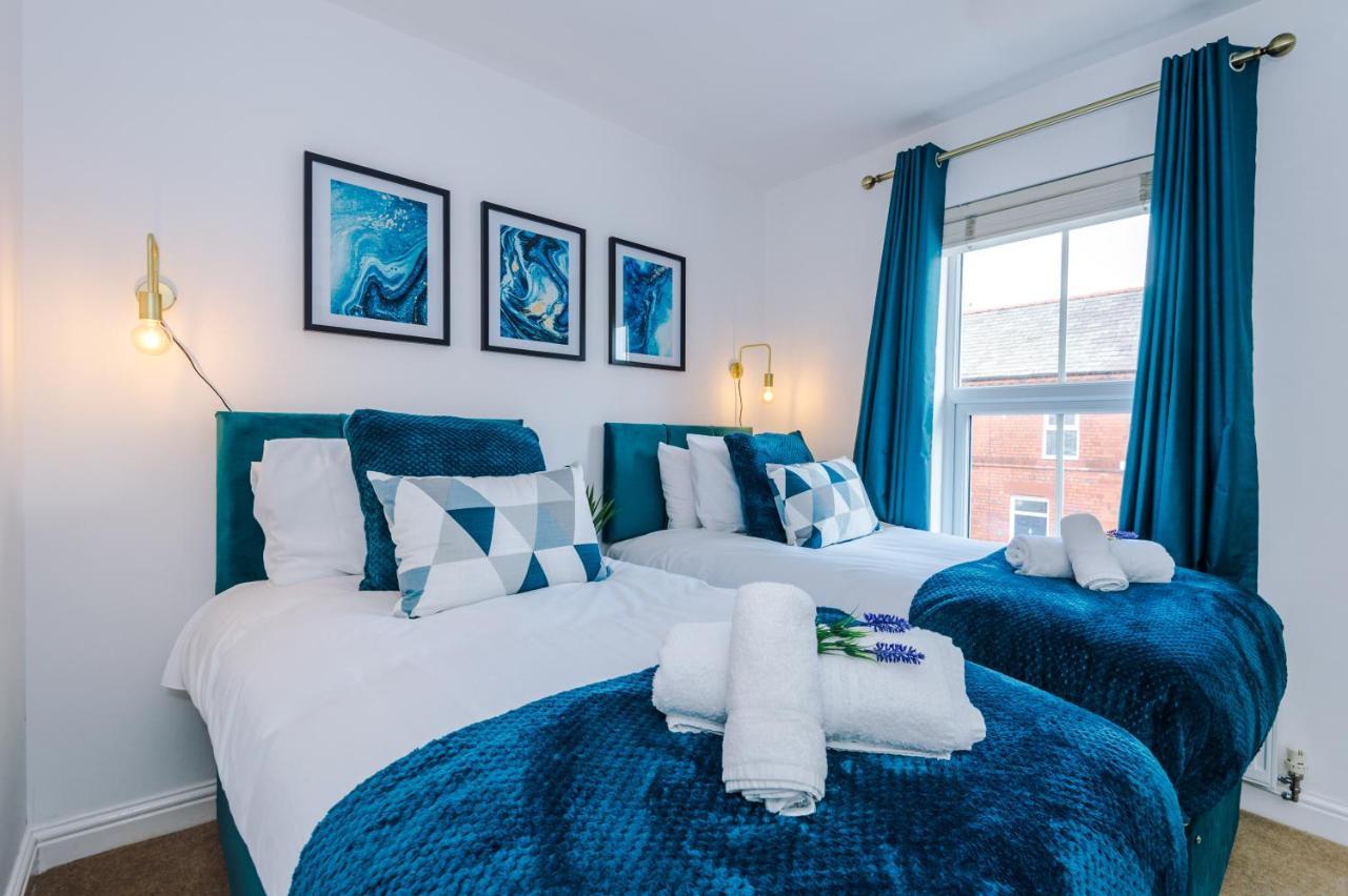 Pristine 2-Bed House In Chester By 53 Degrees Property, Ideal For Families & Small Groups, Great Location - Sleeps 6 Hough Green エクステリア 写真