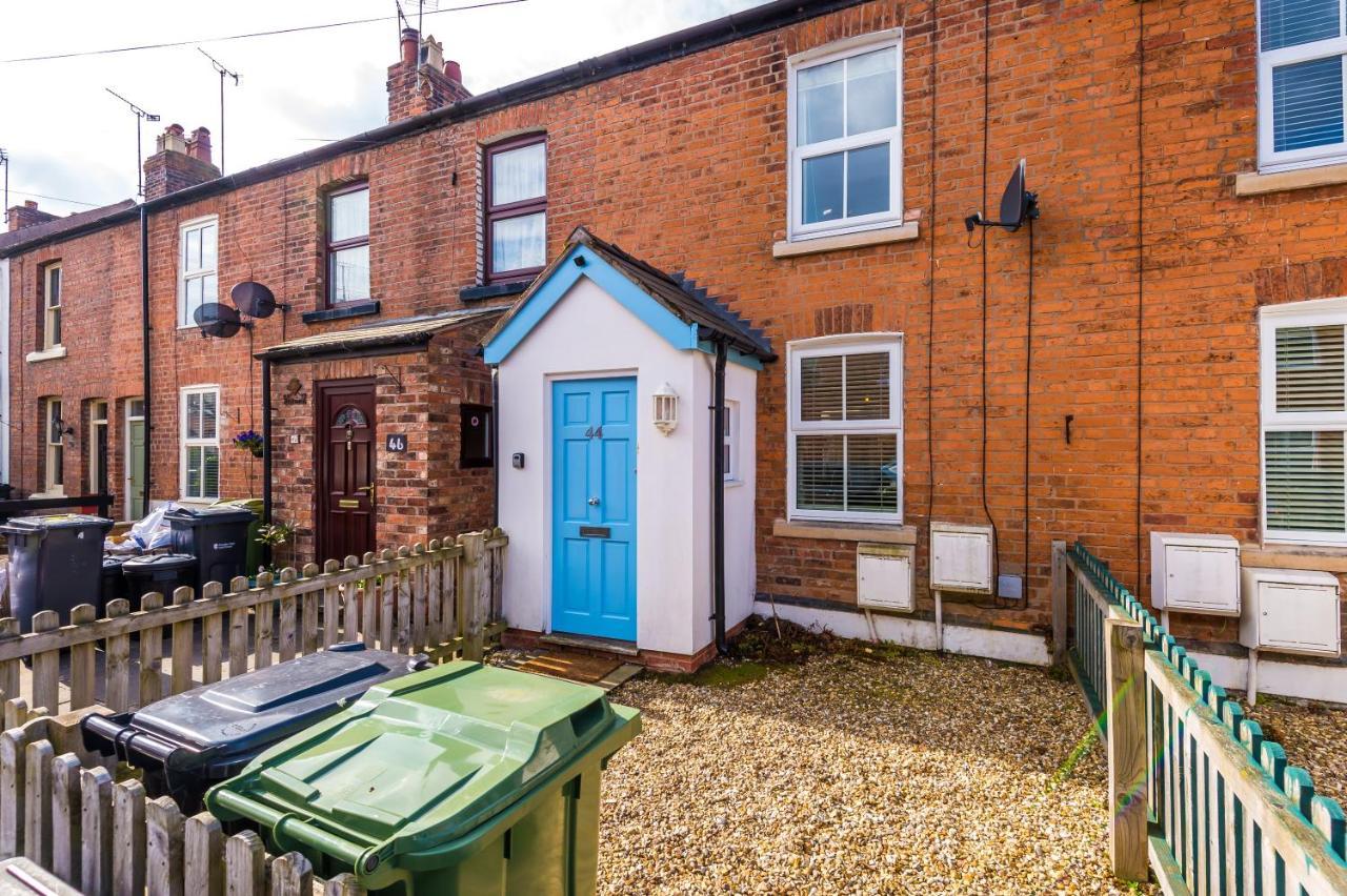 Hough Green Pristine 2-Bed House In Chester By 53 Degrees Property, Ideal For Families & Small Groups, Great Location - Sleeps 6ヴィラ エクステリア 写真