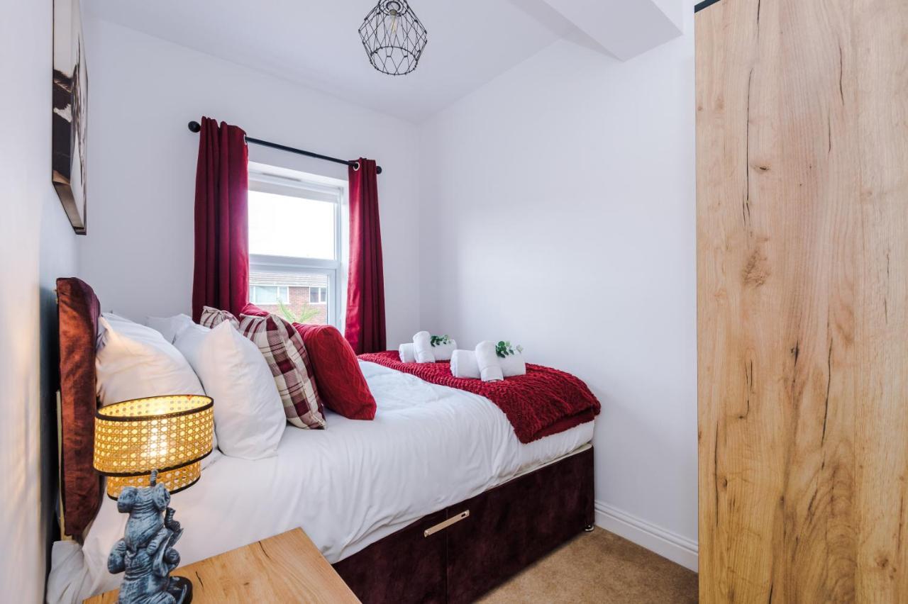 Pristine 2-Bed House In Chester By 53 Degrees Property, Ideal For Families & Small Groups, Great Location - Sleeps 6 Hough Green エクステリア 写真